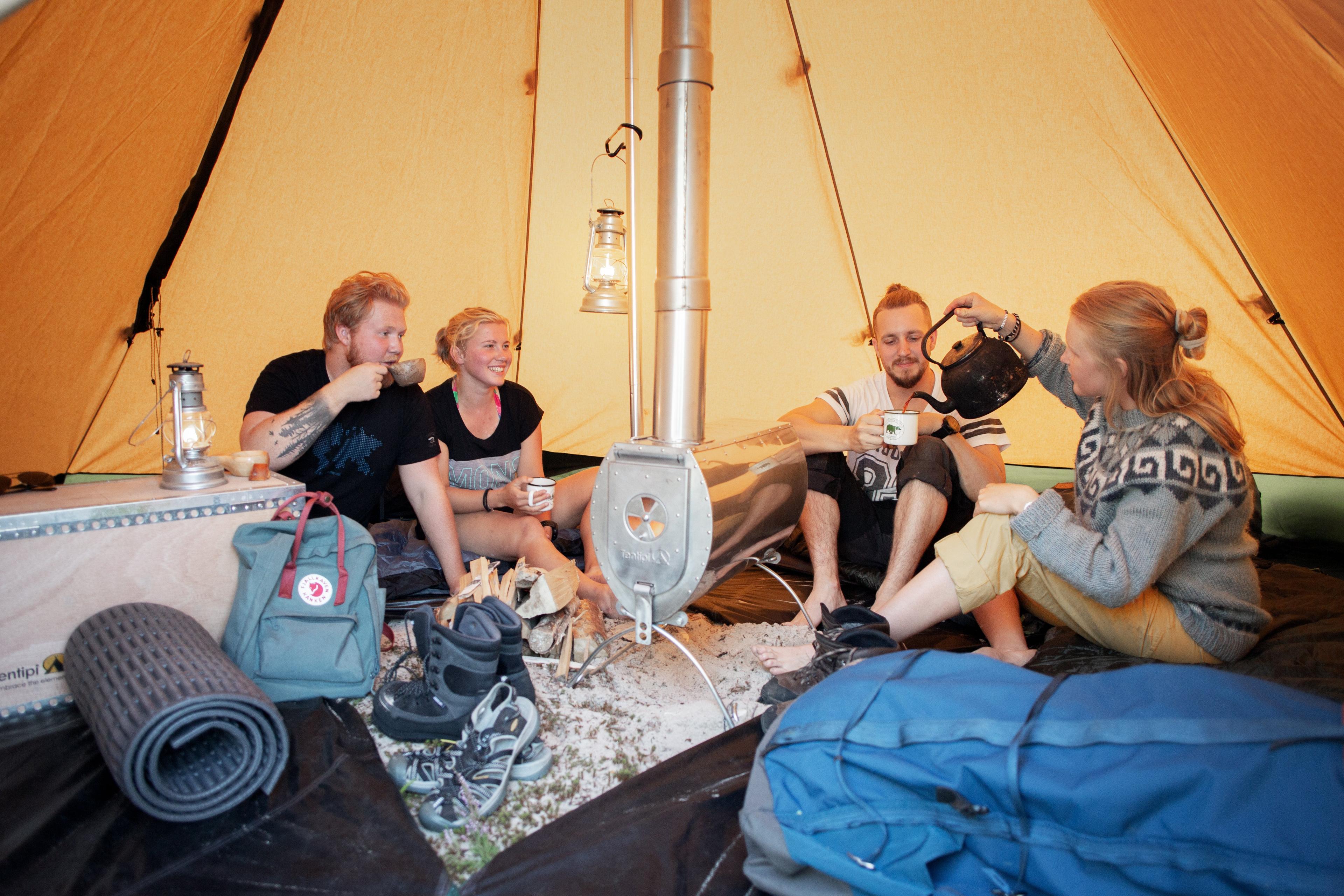 Hot tent heated with a stove in winter 6 MG 7627