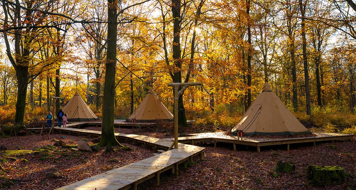 AA autumn in Camp Oak tent accomodation at Skanes Djurpark zoo in Sweden with Nordic tipis from Tentipi