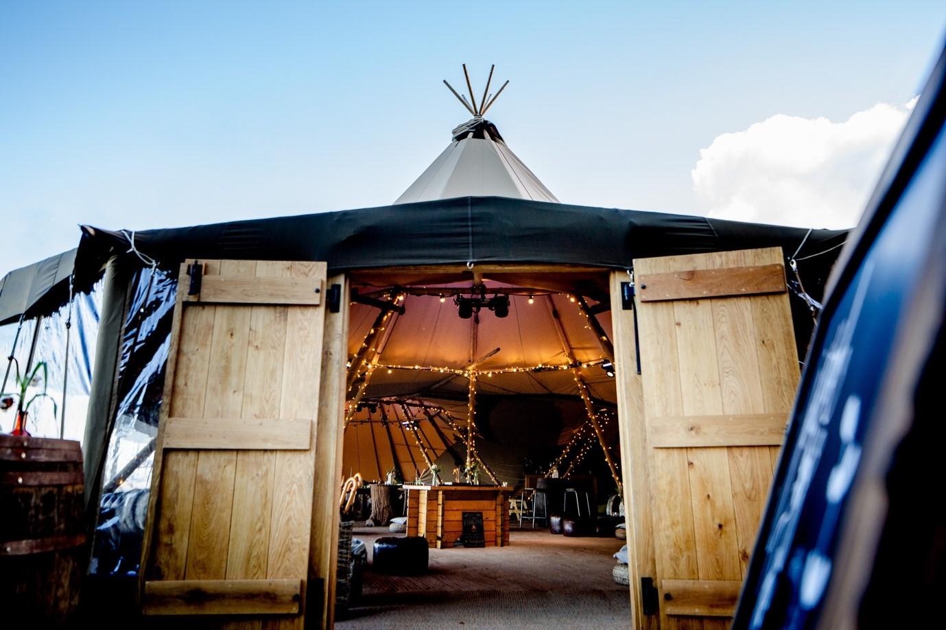 SPECIAL EVENT TIPI GAVIN JACOBS PHOTOGRAPHY